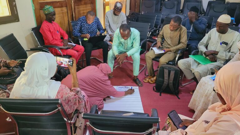 Formation sur les Techniques de Plaidoyer pour l&rsquo;Accès à la Terre — 𝐿𝑎 𝑑𝑦𝑛𝑎𝑚𝑖𝑞𝑢𝑒 𝑐𝑜𝑛𝑡𝑖𝑛𝑢𝑒